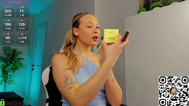 Snapshot of Margo-pvt chatting on November 23, 2025, 1:04 am Margo-pvt online show from November 23, 2025, 1:04 am