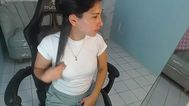Snapshot of victoria_hernandez_t_ chatting on July 17, 2026, 1:19 pm victoria hernandez t online show from July 17, 2026, 1:19 pm