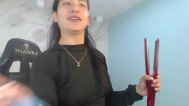 Snapshot of victoria_hernandez_t_ chatting on July 8, 2026, 1:12 pm victoria hernandez t online show from July 8, 2026, 1:12 pm