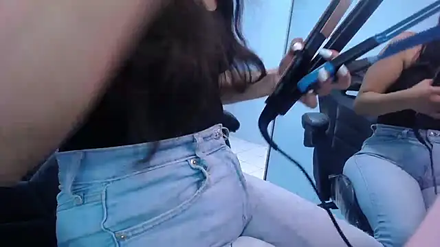 Snapshot of victoria_hernandez_t_ chatting on November 18, 2025, 1:03 pm victoria hernandez t online show from November 18, 2025, 1:03 pm