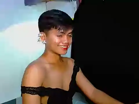 Snapshot of Alexx_143 chatting on November 3, 2025, 8:29 am Alexx 143 online show from November 3, 2025, 8:29 am