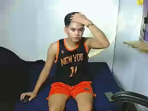 Snapshot of Alexx_143 chatting on October 27, 2025, 3:29 am Alexx 143 online show from October 27, 2025, 3:29 am