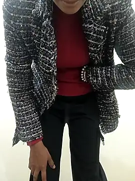 Snapshot of Alia-00 chatting on December 14, 2025, 3:57 am Alia-00 online show from December 14, 2025, 3:57 am