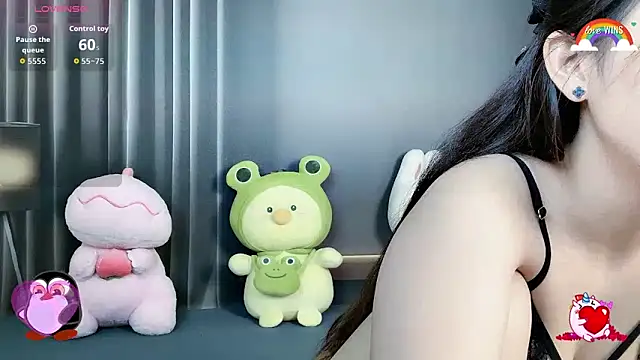 Aline 690 online show from September 28, 2025, 2:35 pm