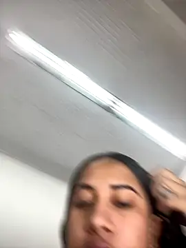 Snapshot of Leila__Saade chatting on October 14, 2025, 12:39 pm Leila Saade online show from October 14, 2025, 12:39 pm