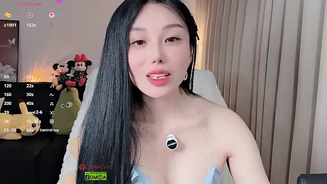 Xiatian520  online show from February 2, 2026, 7:24 pm