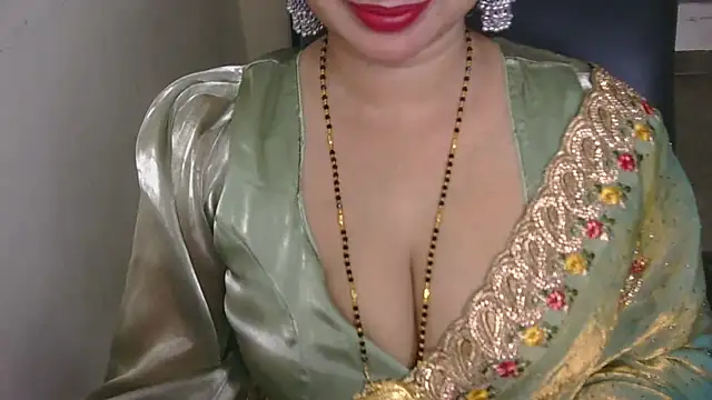 Snapshot of QUEEN_SAKHI- chatting on October 10, 2025, 6:09 pm QUEEN SAKHI- online show from October 10, 2025, 6:09 pm