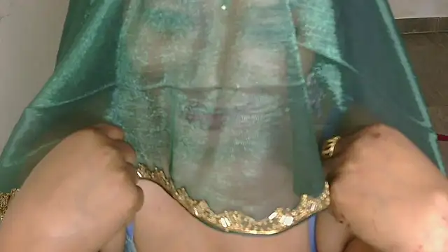 Snapshot of QUEEN_SAKHI- chatting on October 27, 2025, 7:59 pm QUEEN SAKHI- online show from October 27, 2025, 7:59 pm