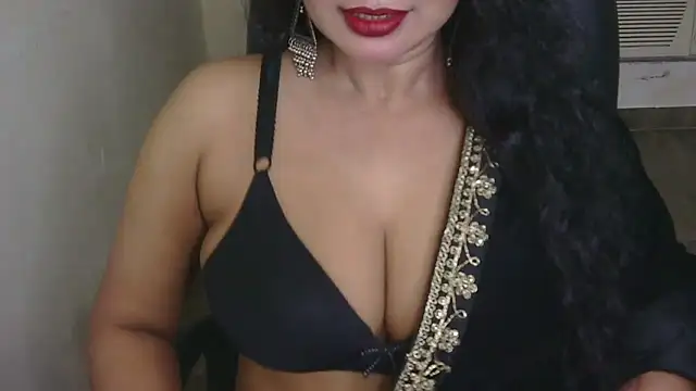 Snapshot of QUEEN_SAKHI- chatting on October 18, 2025, 9:00 am QUEEN SAKHI- online show from October 18, 2025, 9:00 am