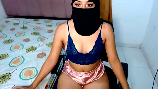 Snapshot of Layla_Noor chatting on June 9, 2026, 5:30 am Layla Noor online show from June 9, 2026, 5:30 am