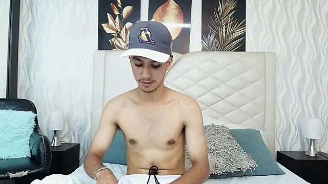 Snapshot of Marcus_Jeron chatting on October 27, 2025, 7:15 pm Marcus Jeron online show from October 27, 2025, 7:15 pm