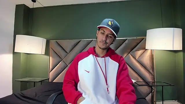 Snapshot of Marcus_Jeron chatting on November 7, 2025, 3:22 am Marcus Jeron online show from November 7, 2025, 3:22 am