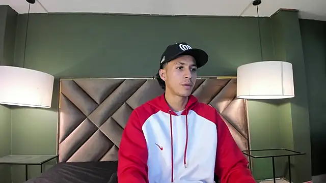 Snapshot of Marcus_Jeron chatting on October 20, 2025, 9:26 pm Marcus Jeron online show from October 20, 2025, 9:26 pm