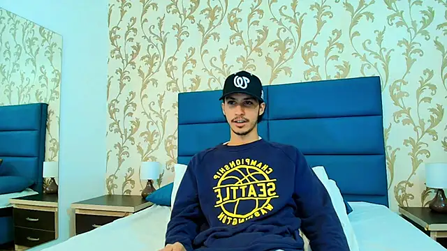 Snapshot of Marcus_Jeron chatting on November 12, 2025, 10:24 pm Marcus Jeron online show from November 12, 2025, 10:24 pm