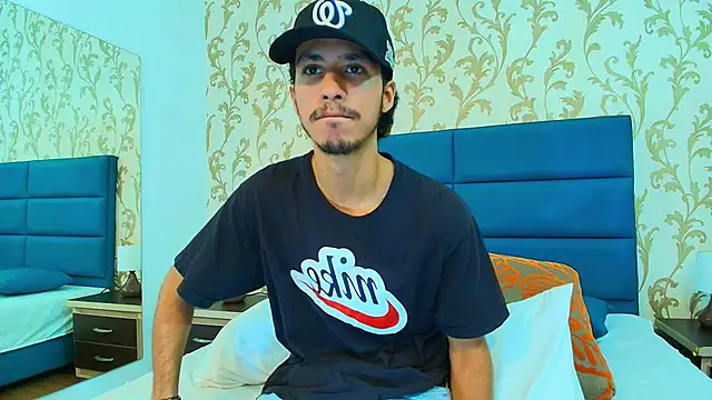 Snapshot of Marcus_Jeron chatting on November 19, 2025, 9:26 pm Marcus Jeron online show from November 19, 2025, 9:26 pm