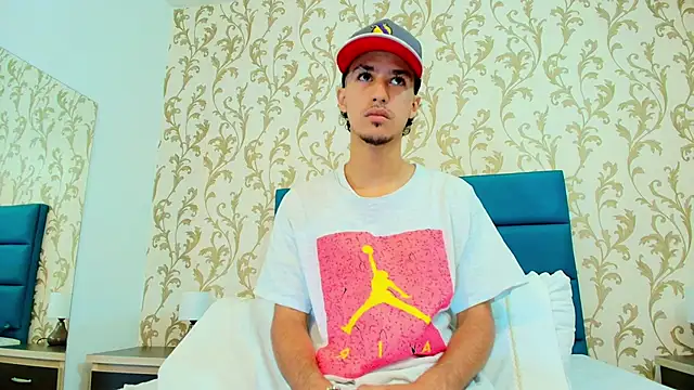 Snapshot of Marcus_Jeron chatting on November 28, 2025, 9:37 pm Marcus Jeron online show from November 28, 2025, 9:37 pm