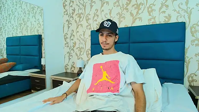 Snapshot of Marcus_Jeron chatting on November 7, 2025, 8:46 pm Marcus Jeron online show from November 7, 2025, 8:46 pm