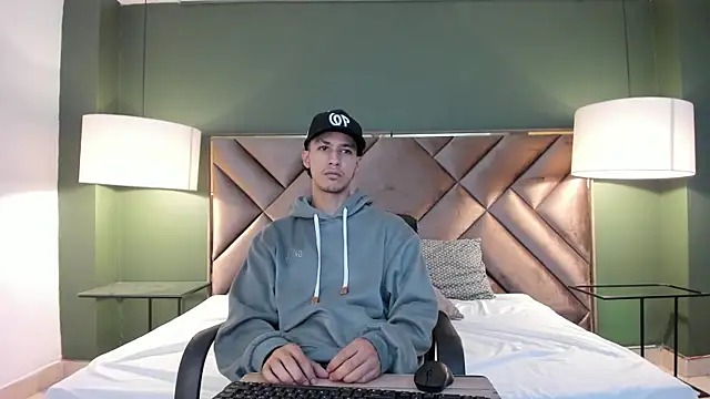 Snapshot of Marcus_Jeron chatting on October 22, 2025, 9:46 pm Marcus Jeron online show from October 22, 2025, 9:46 pm