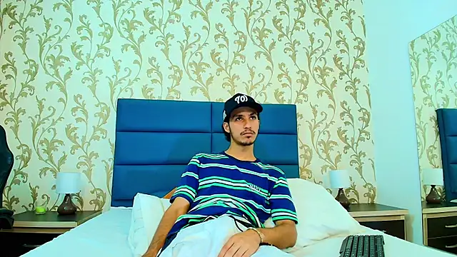 Snapshot of Marcus_Jeron chatting on November 15, 2025, 11:42 pm Marcus Jeron online show from November 15, 2025, 11:42 pm