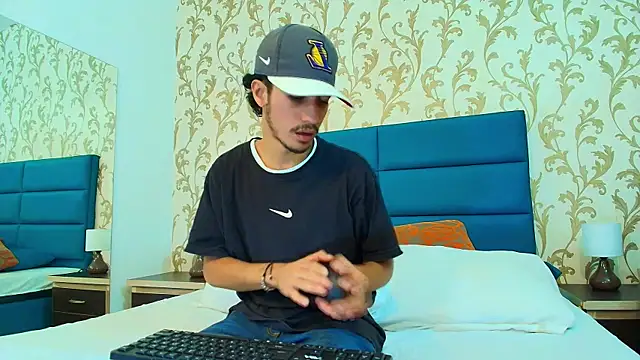 Snapshot of Marcus_Jeron chatting on November 20, 2025, 9:47 pm Marcus Jeron online show from November 20, 2025, 9:47 pm