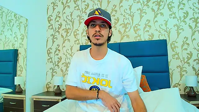 Snapshot of Marcus_Jeron chatting on November 21, 2025, 11:26 pm Marcus Jeron online show from November 21, 2025, 11:26 pm