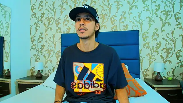 Snapshot of Marcus_Jeron chatting on November 5, 2025, 10:13 pm Marcus Jeron online show from November 5, 2025, 10:13 pm