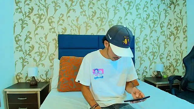 Snapshot of Marcus_Jeron chatting on October 31, 2025, 3:25 am Marcus Jeron online show from October 31, 2025, 3:25 am