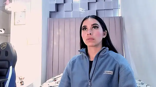 Snapshot of CandySays chatting on October 12, 2025, 12:17 pm CandySays online show from October 12, 2025, 12:17 pm