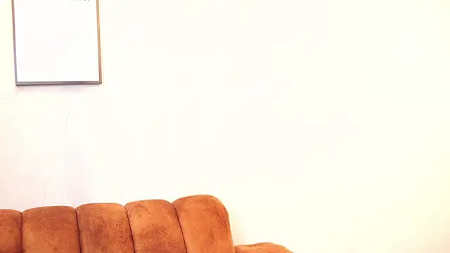 Snapshot of Ariaa_Isabell chatting on October 21, 2025, 6:18 pm Ariaa Isabell online show from October 21, 2025, 6:18 pm