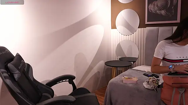 Snapshot of Ariaa_Isabell chatting on October 31, 2025, 6:48 pm Ariaa Isabell online show from October 31, 2025, 6:48 pm