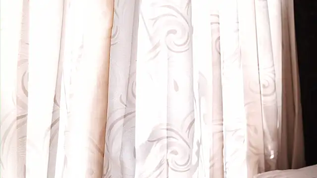 Snapshot of Ariaa_Isabell chatting on December 3, 2025, 7:02 pm Ariaa Isabell online show from December 3, 2025, 7:02 pm