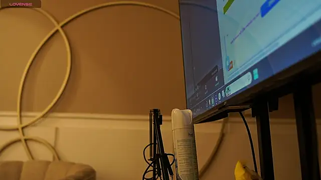 Snapshot of Ariaa_Isabell chatting on November 13, 2025, 6:45 pm Ariaa Isabell online show from November 13, 2025, 6:45 pm