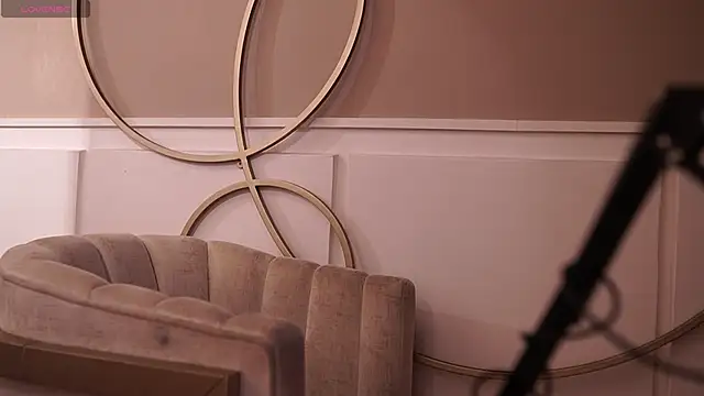 Snapshot of Ariaa_Isabell chatting on November 12, 2025, 6:45 pm Ariaa Isabell online show from November 12, 2025, 6:45 pm