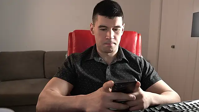 Snapshot of Sand0w chatting on March 18, 2026, 9:48 pm Sand0w online show from March 18, 2026, 9:48 pm