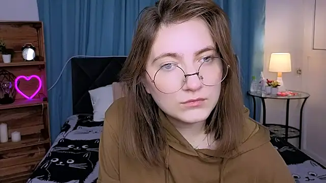 Tara Grainn online show from September 30, 2025, 1:22 am