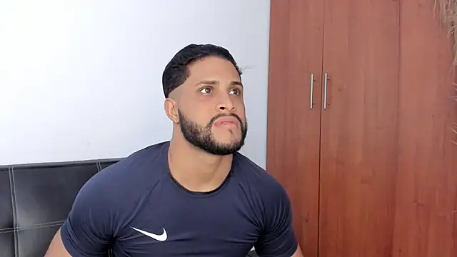 Snapshot of Pier_Simons chatting on November 9, 2025, 4:22 pm Pier Simons online show from November 9, 2025, 4:22 pm