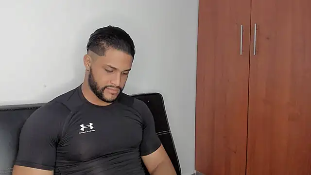 Snapshot of Pier_Simons chatting on October 13, 2025, 10:17 am Pier Simons online show from October 13, 2025, 10:17 am