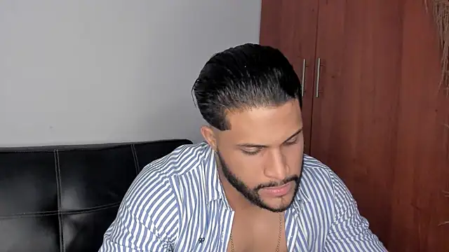 Snapshot of Pier_Simons chatting on November 16, 2025, 7:46 am Pier Simons online show from November 16, 2025, 7:46 am