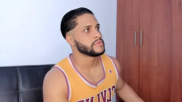 Snapshot of Pier_Simons chatting on November 8, 2025, 3:26 pm Pier Simons online show from November 8, 2025, 3:26 pm