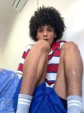 Snapshot of Max_Rain chatting on October 22, 2025, 7:35 pm Max Rain online show from October 22, 2025, 7:35 pm