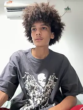 Snapshot of Max_Rain chatting on October 24, 2025, 10:53 pm Max Rain online show from October 24, 2025, 10:53 pm