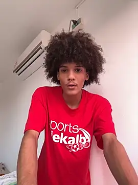 Snapshot of Max_Rain chatting on October 27, 2025, 9:16 pm Max Rain online show from October 27, 2025, 9:16 pm