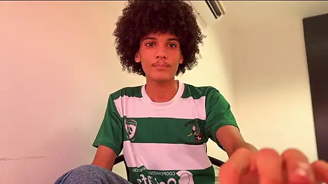 Snapshot of Max_Rain chatting on October 30, 2025, 8:06 pm Max Rain online show from October 30, 2025, 8:06 pm