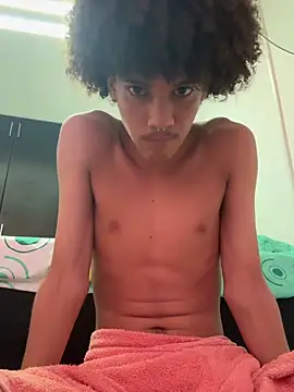 Snapshot of Max_Rain chatting on October 17, 2025, 10:00 pm Max Rain online show from October 17, 2025, 10:00 pm