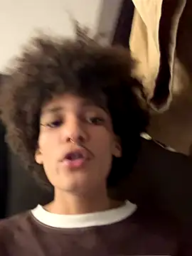 Snapshot of Max_Rain chatting on December 14, 2025, 4:40 am Max Rain online show from December 14, 2025, 4:40 am