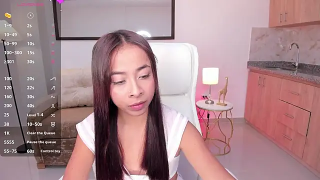 July Adams online show from October 4, 2025, 3:52 am