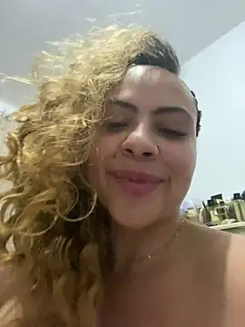 Chloe Leaozinho online show from July 14, 2026, 2:05 am