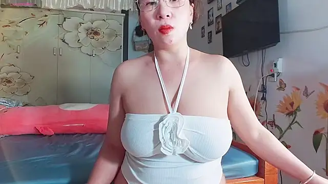 lyly asian online show from April 22, 2026, 5:09 pm