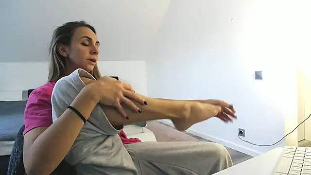 Snapshot of ArabianMalikah chatting on March 3, 2026, 7:37 am ArabianMalikah online show from March 3, 2026, 7:37 am