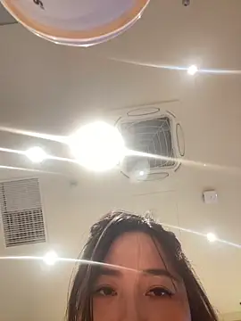 xiao-mo520 online show from November 15, 2025, 10:52 am